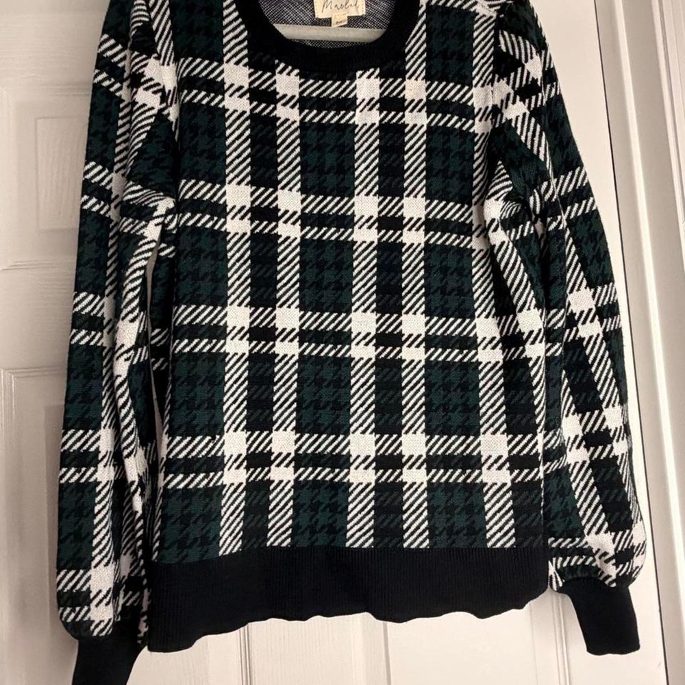 Marled black and white plaid sweater Size Med
